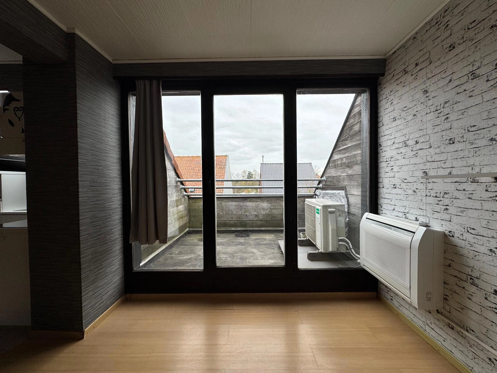 e2aa27a38cec4dee8b91a0380a4585aa photo