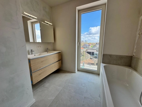 338f3f8a526d42a9b07815207c082992 thumbnail