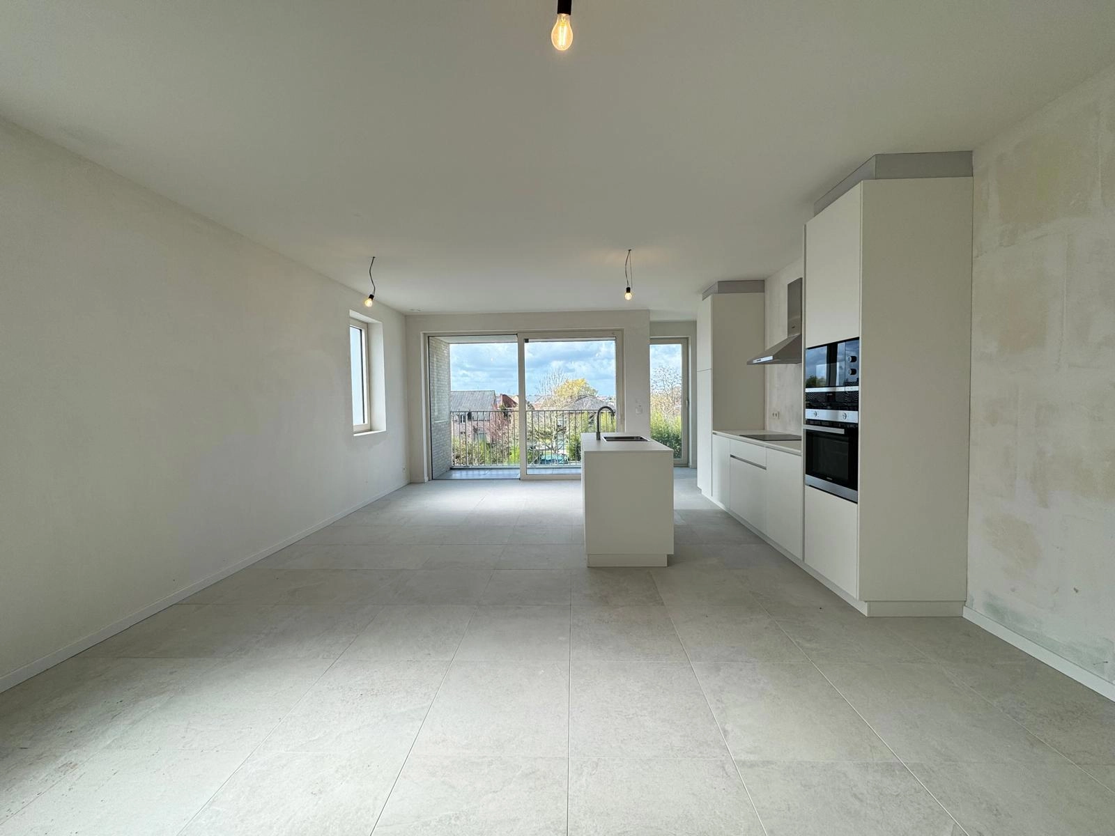 4a7a5975a8e7446eb2fa32c38ba23553 photo