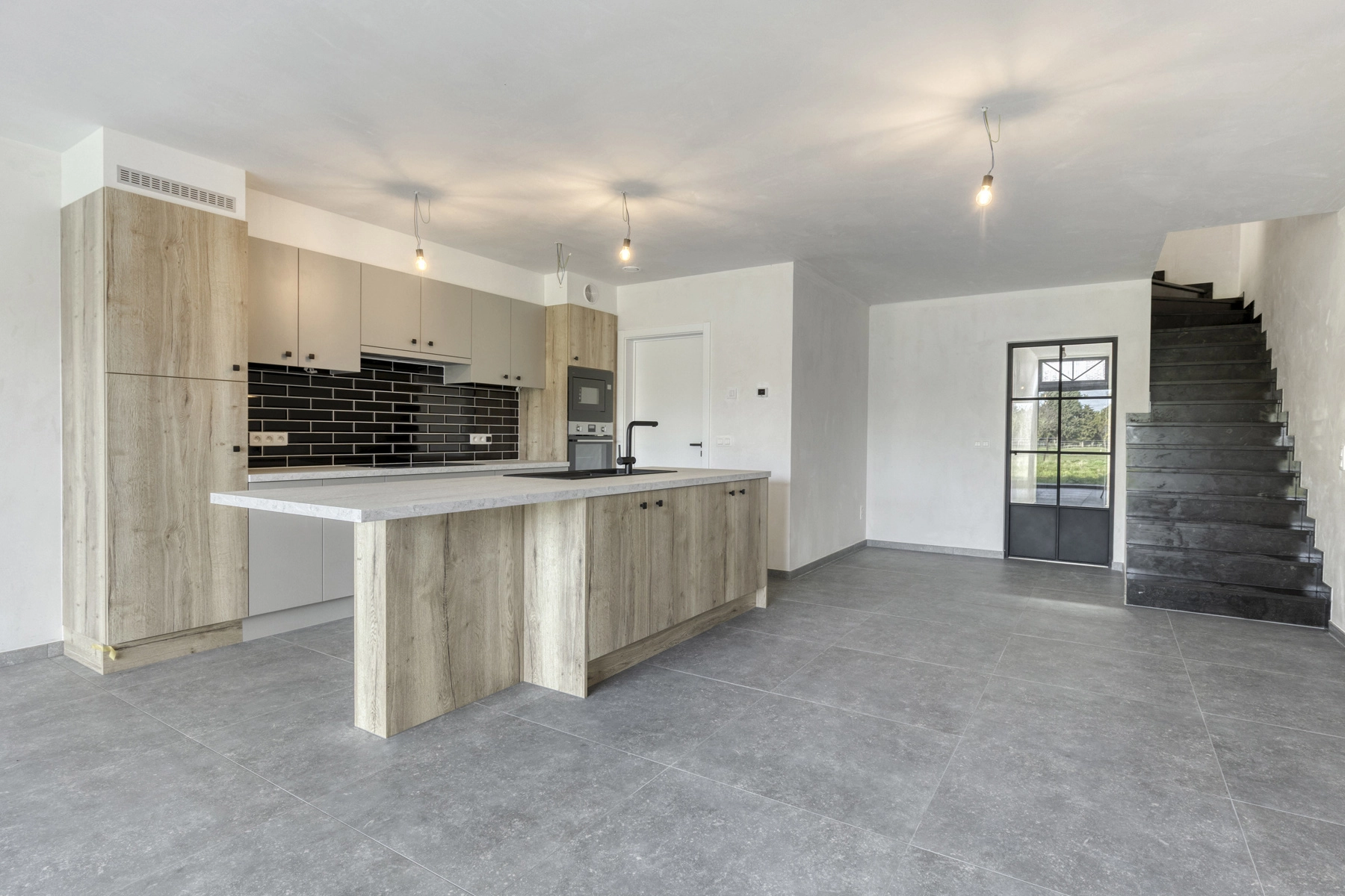 558dd52f5da34cc08b0fa22b023b24e0 photo