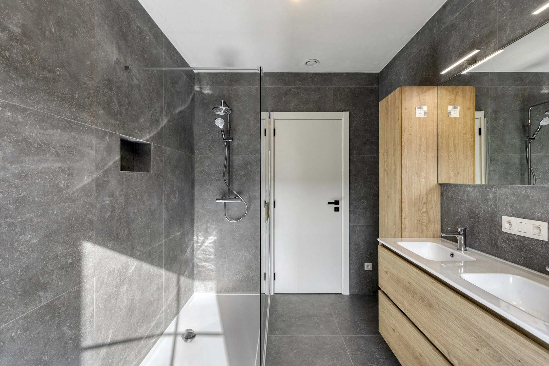 659c4769a6914d9eb9532e4d649c6d66 photo