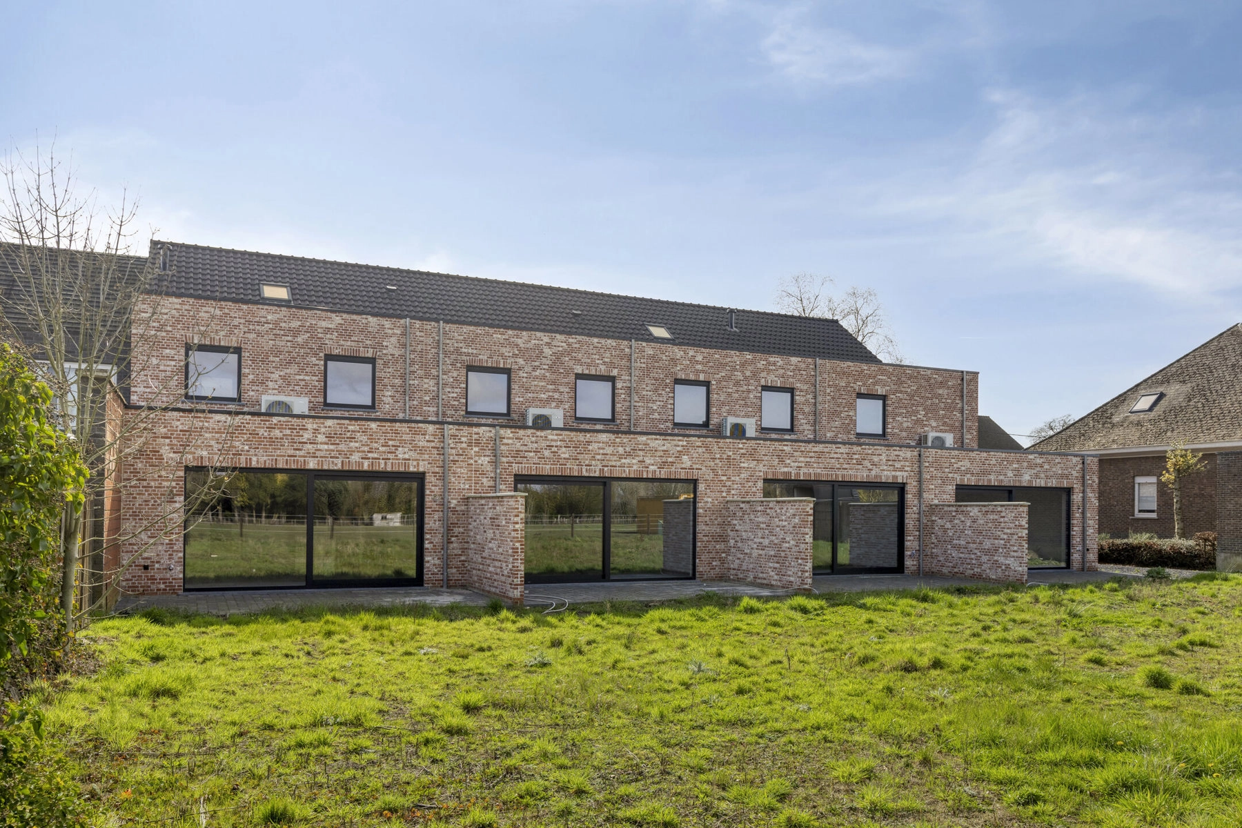 5011df6d25e44d209cdba1a0116cbd1d photo