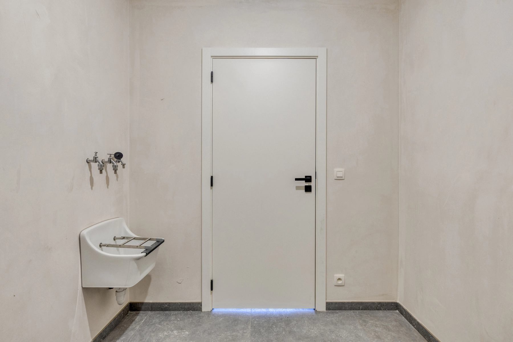 600368f92a634742b166bc20a504998b photo