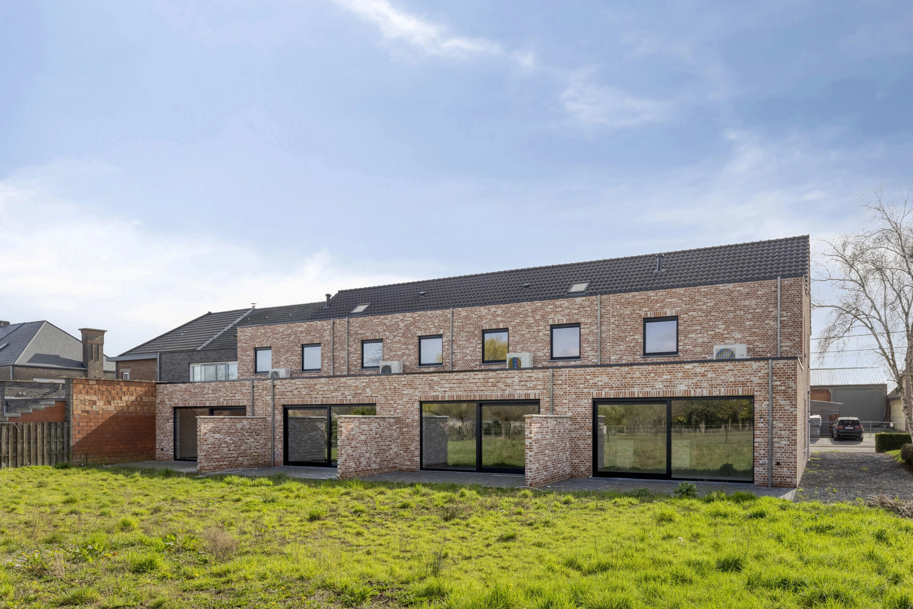 7dd034aca8f04ede98846008f70a1f67 photo