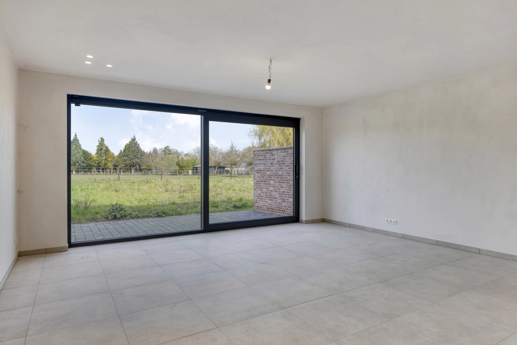 d93ea8390a264eb2864051847f00ec70 photo