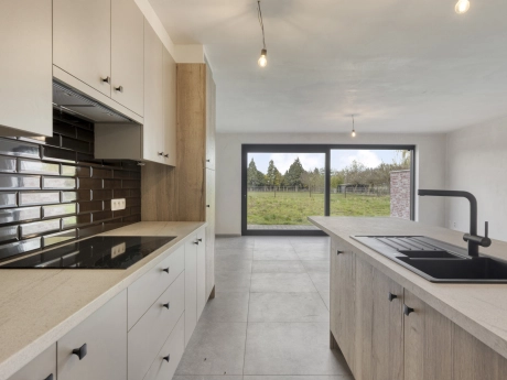 1452f07f07c047a59a27ed1a638cd131 thumbnail