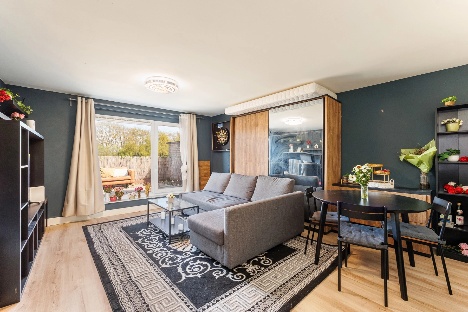 76361e211f454dcaa9eab0a49a6eaa7c photo