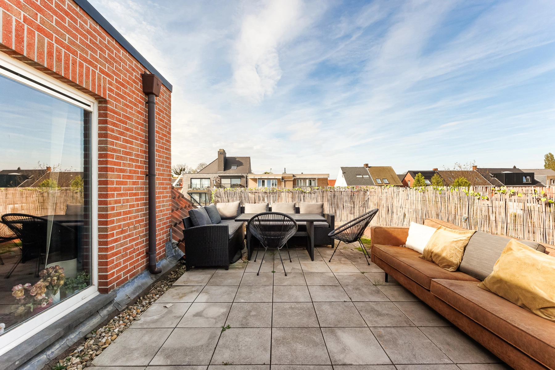 dbfc7591437b47d9aa348e4ce0b26f02 photo