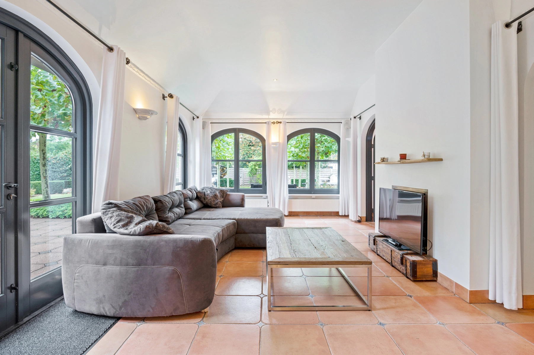 12d2e30472d849a0970694d4a421aa5a photo