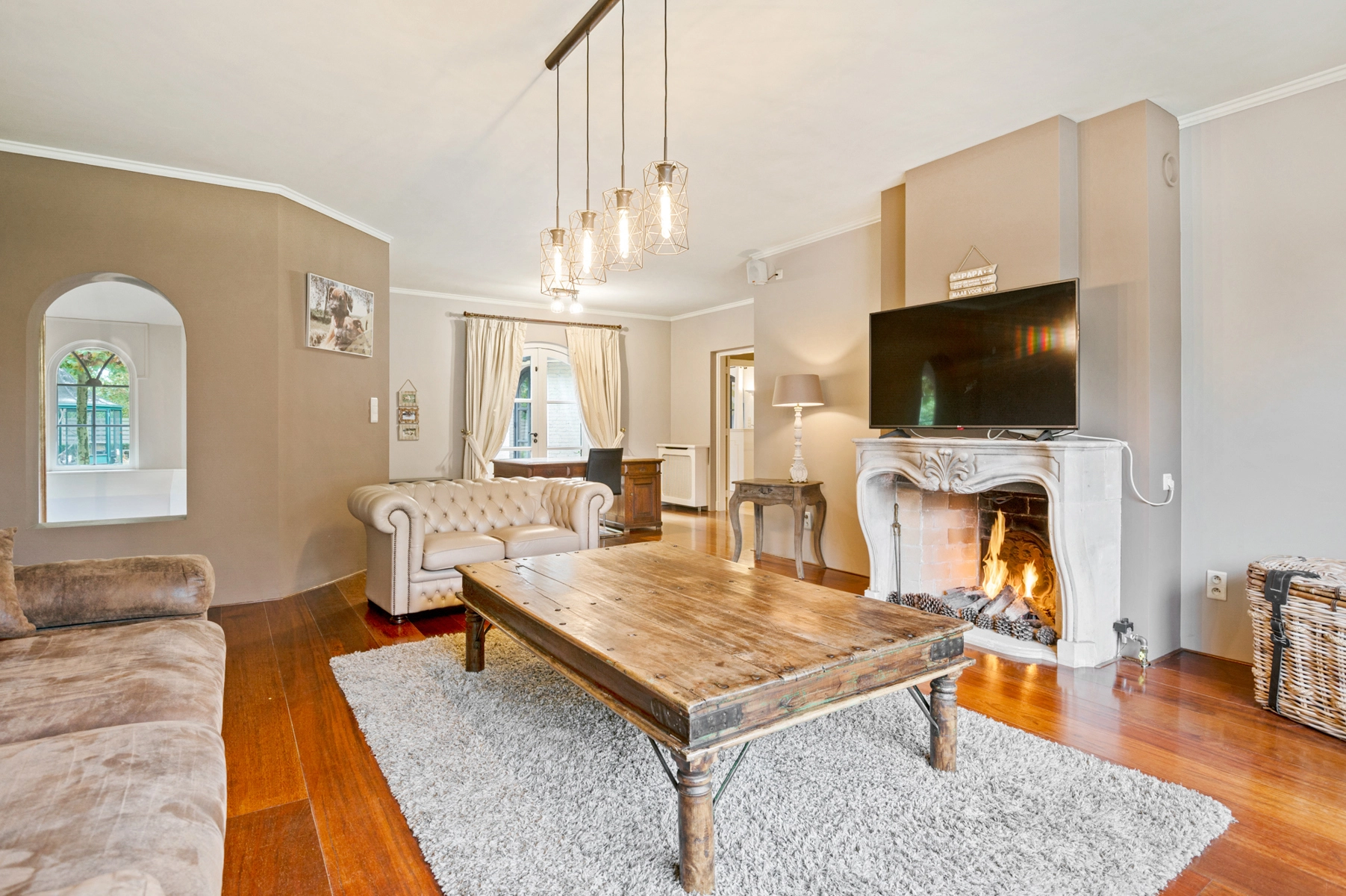 1d6a5514c7a041d5811b38b0e81e8f15 photo