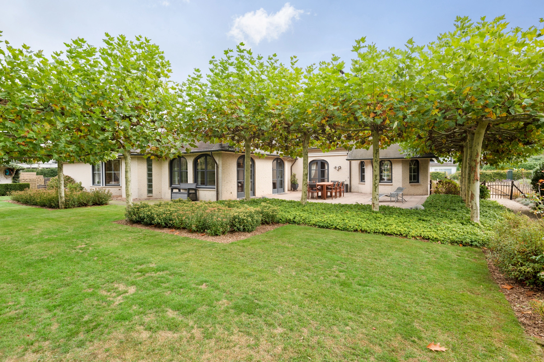 76f1734d626b411d9446c0aabefc522b photo