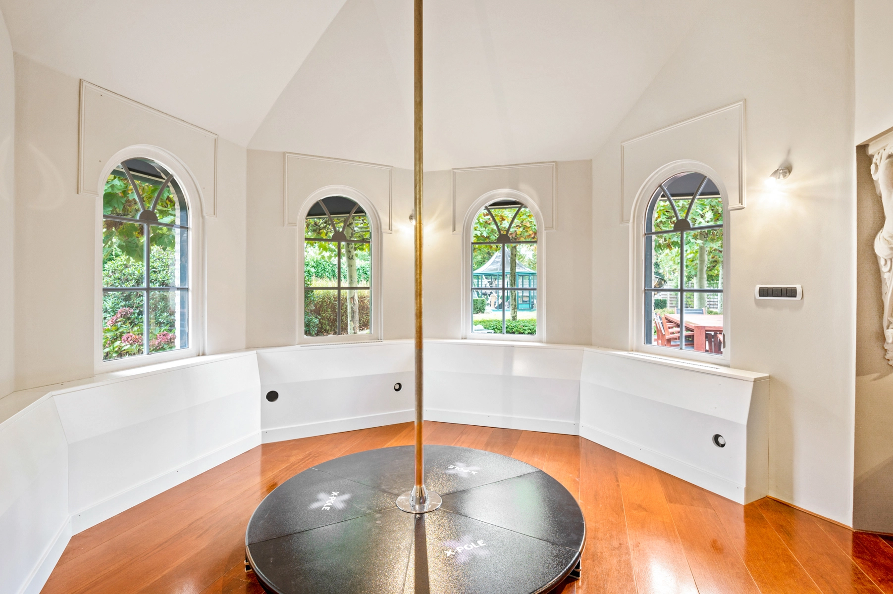 8d923adedfa64c62850333680c33115d photo