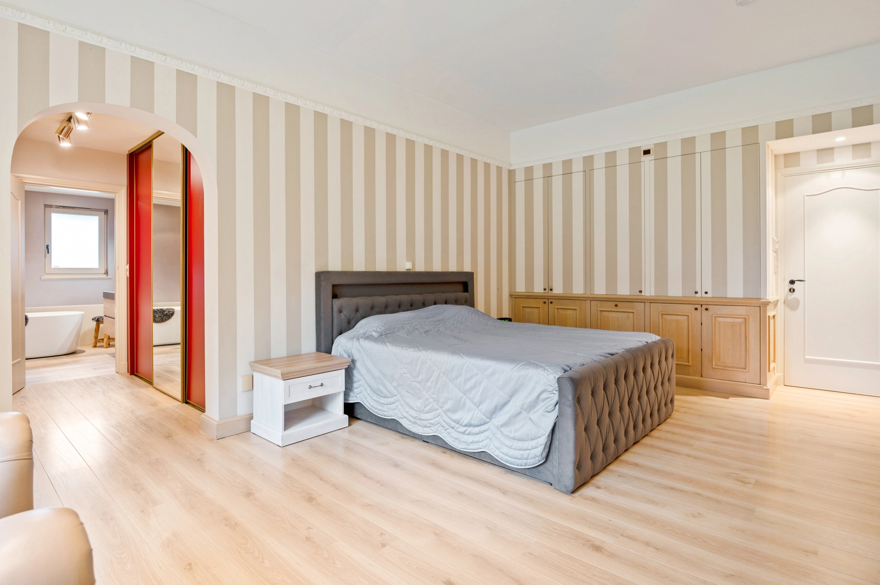 c6d7e2915e6f4933a4f93173c0197bbc photo