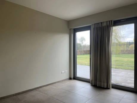 5feacdada53c4c948bf50fb94af4ef03 thumbnail