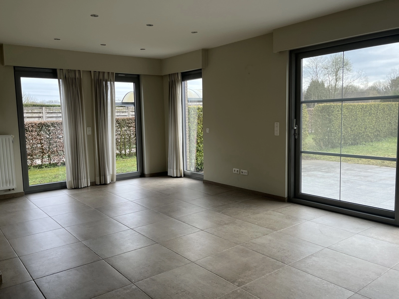 a46d4f2c25e94bb49a9433b4e32cee68 photo