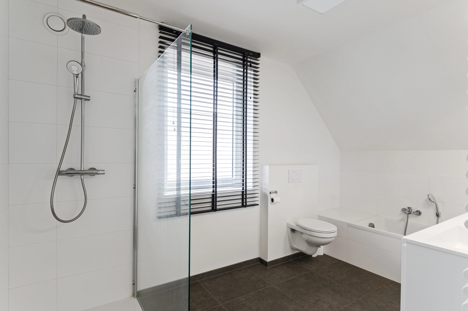 386e886e8daf4c48924dbfc0b5f6990f photo