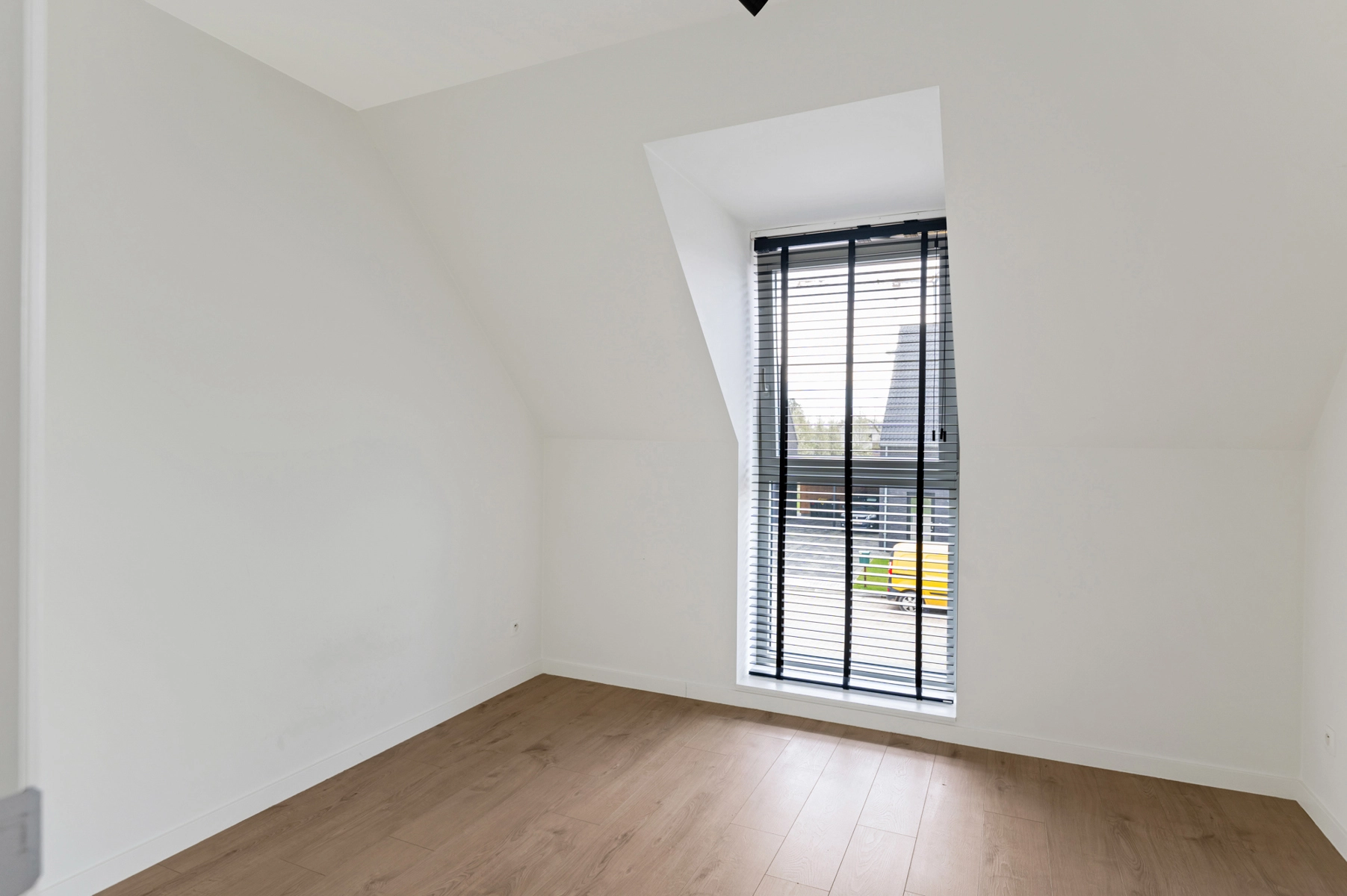 dfc6c811ad9140c0b87214d65a881fbc photo