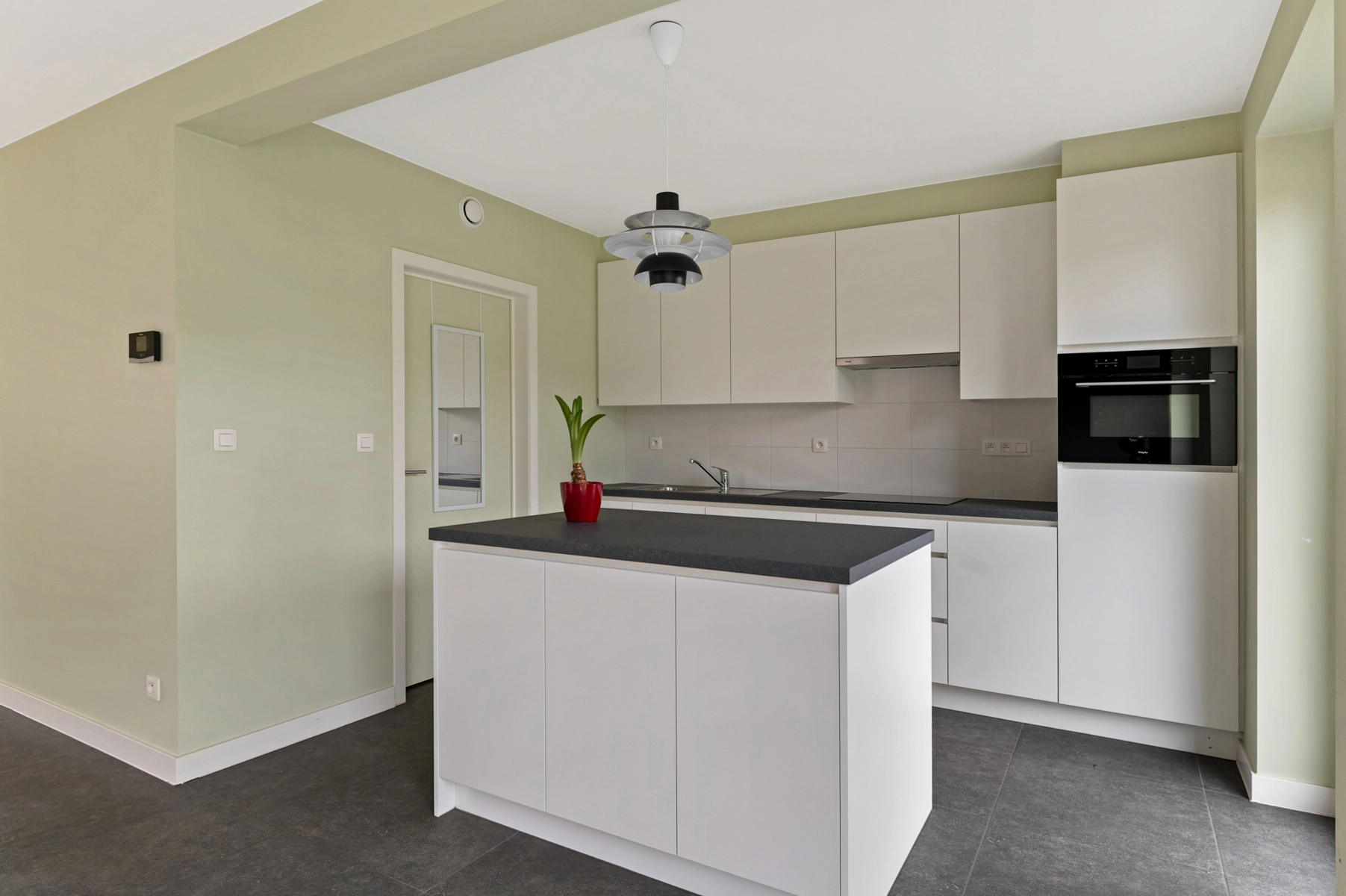 f8718ba4809b4361a778f8a023c07470 photo