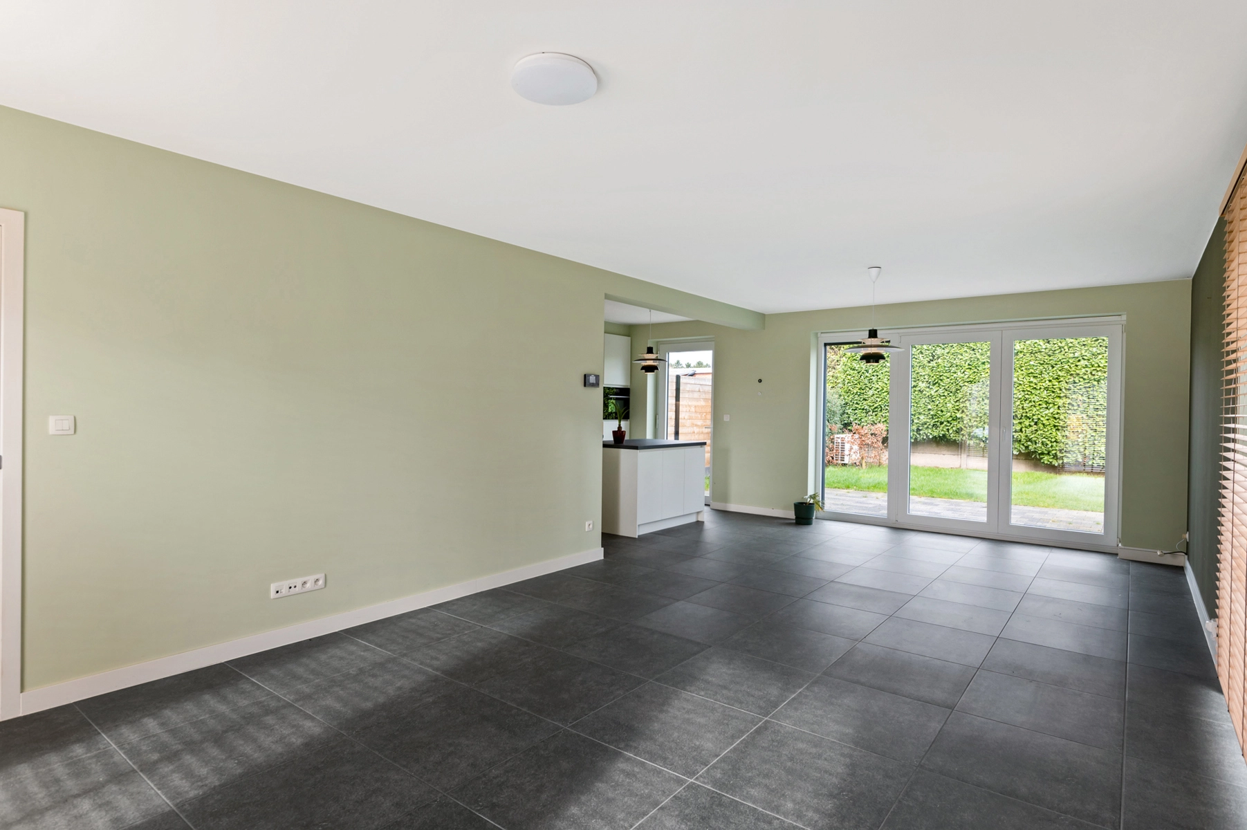 fe574880681f4a6fa09415f99ff0e85a photo