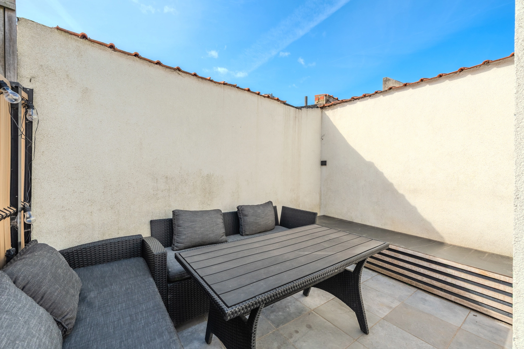 15773f22898a44468b18b334e9f2e1e7 photo