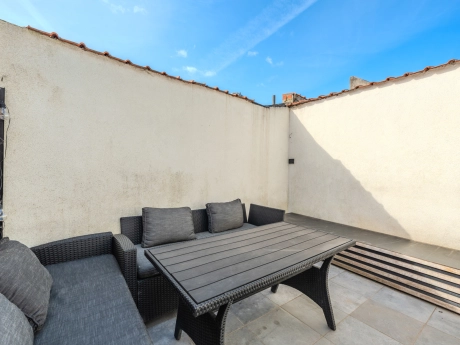 15773f22898a44468b18b334e9f2e1e7 thumbnail