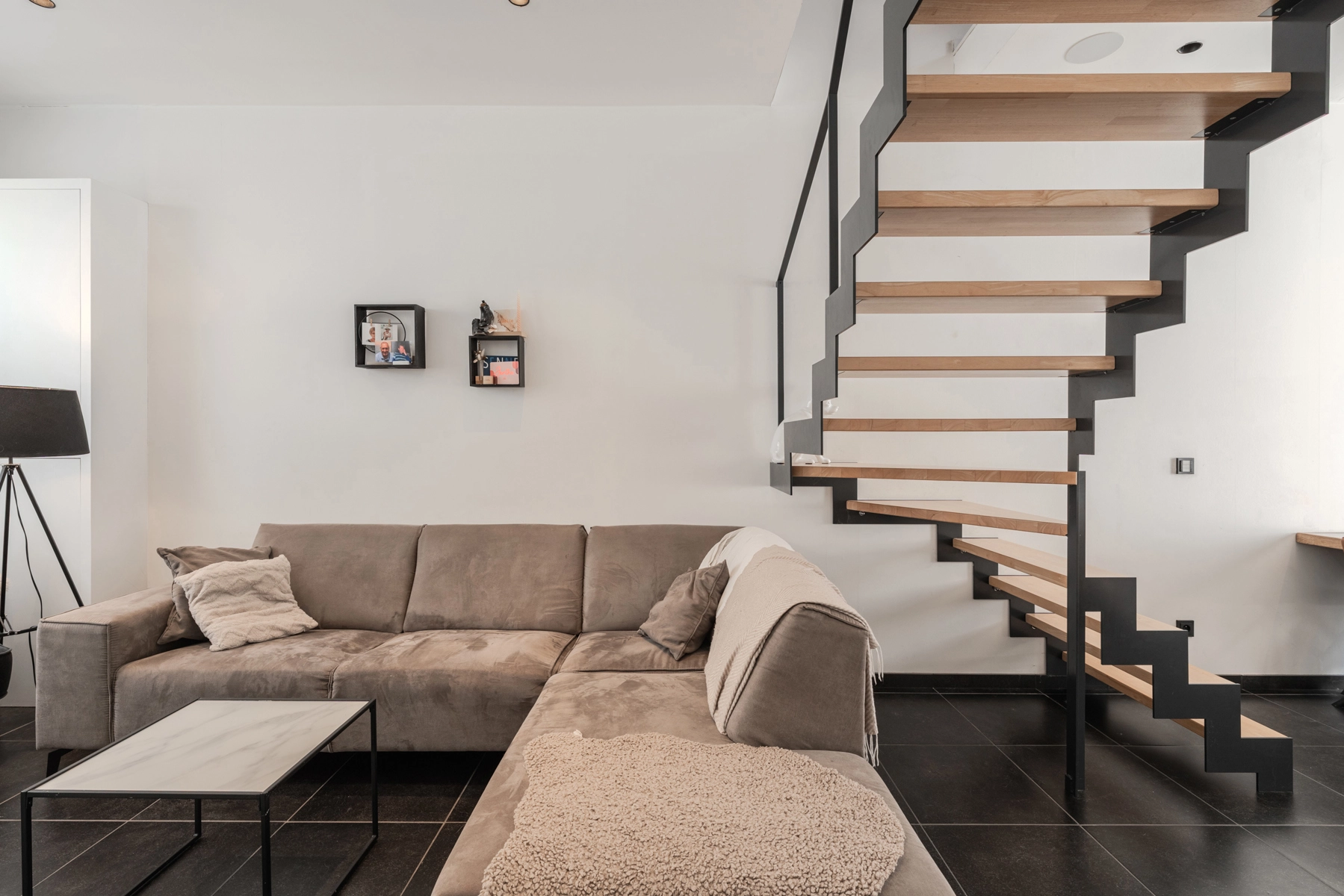 d744f235b27b4c39be92ed0c30f03d1c photo