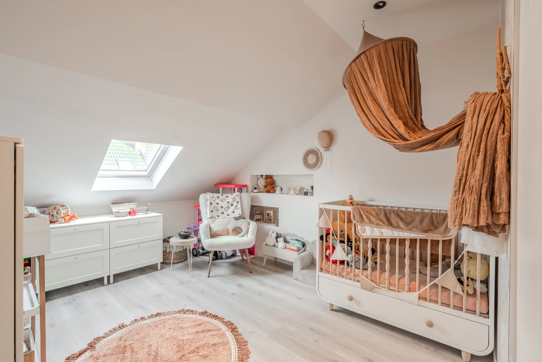 f48dadb8dd4443c687d20fc8758e6075 photo