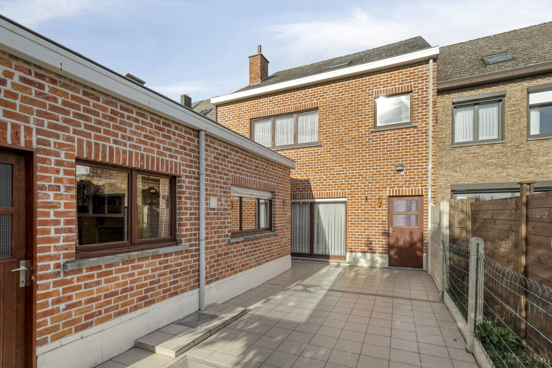 f8ed908d78d44a1497a82711709634c8 photo