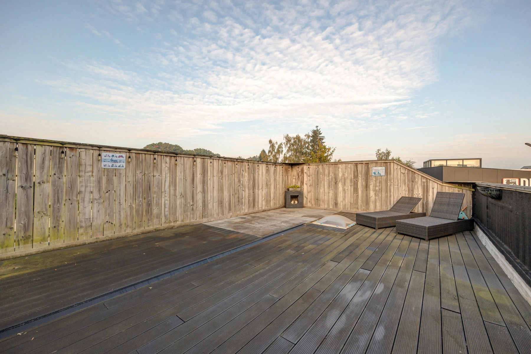 aee2b34befb54db9aca99e333ebc652a photo