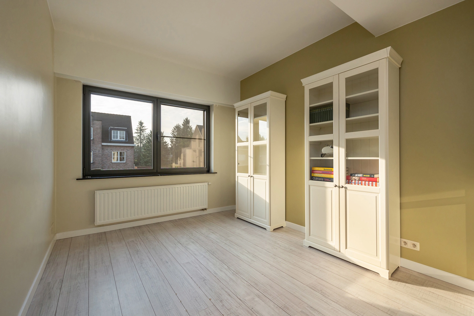 e24b3fd8f16e49f1a2484ef1b0189113 photo