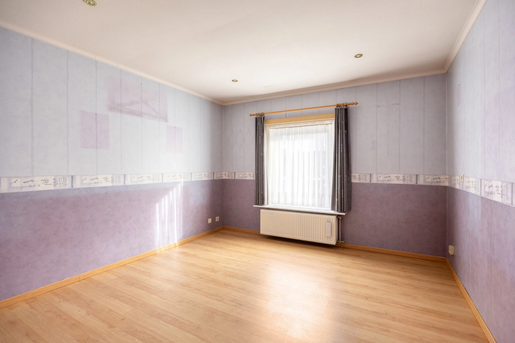 0cd098e0dc6848a29feb14a0c2f704ee photo