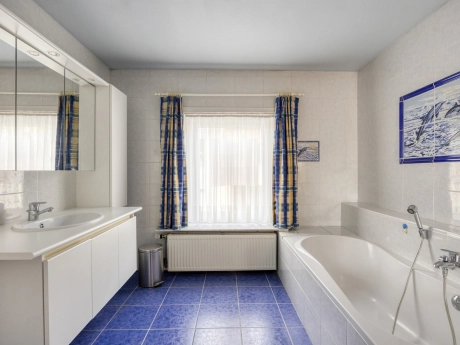 98374d1296ca4a8886e2f5a84587402c thumbnail