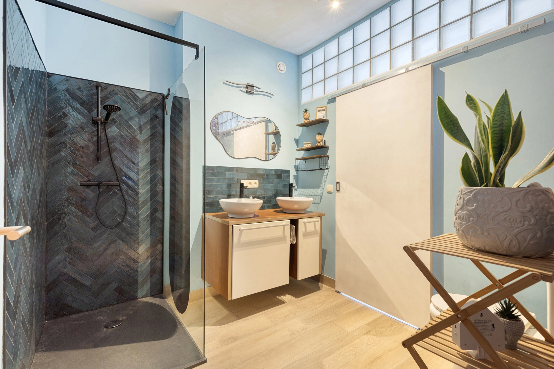 339750dfdaf3421faa76f49c61bf2f6e photo