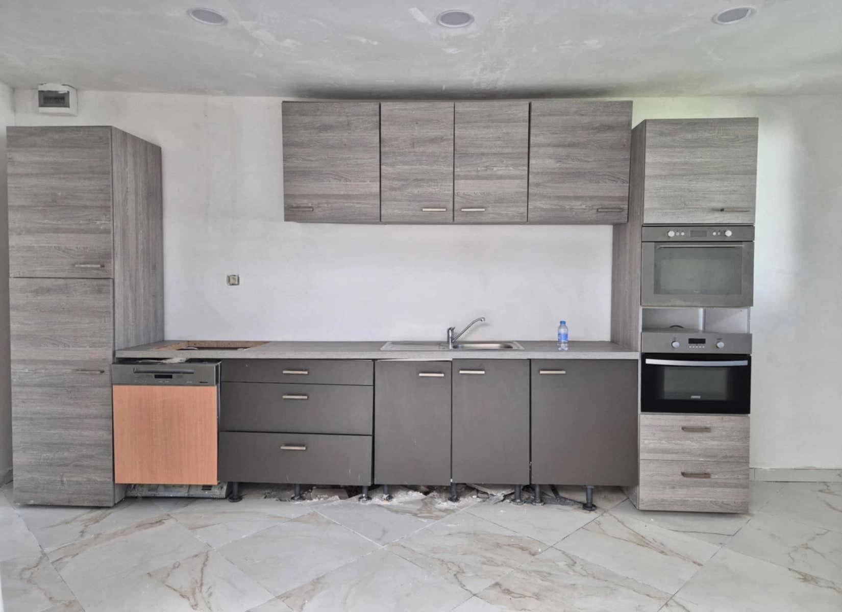 07b240308f2d44f6ba5dac093b64059a photo