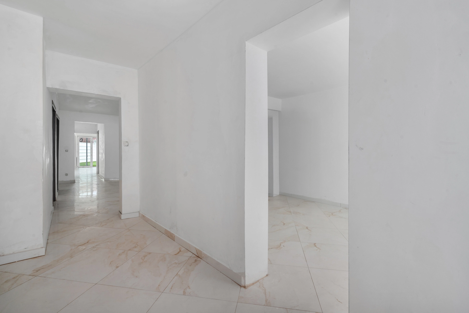 2e0120caa7e84cc29809b8147f0f9cf9 photo