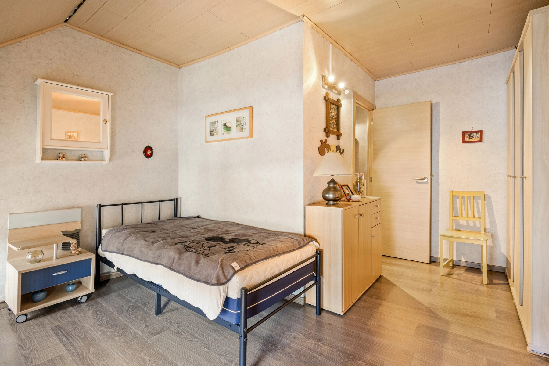 a15eacfee6bf49898854381f6cfee840 photo