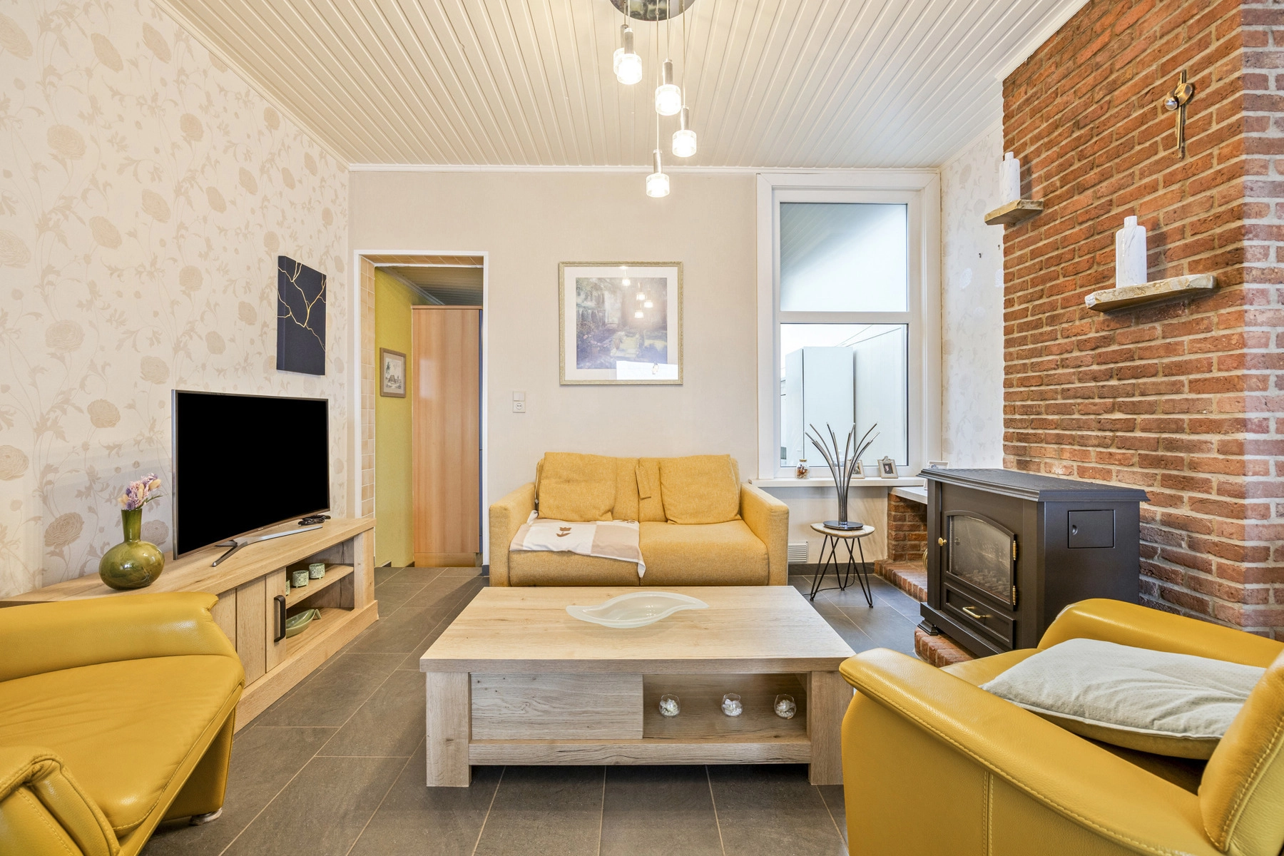 b51b9c3fcec845bfb86e92cd0e415ac4 photo