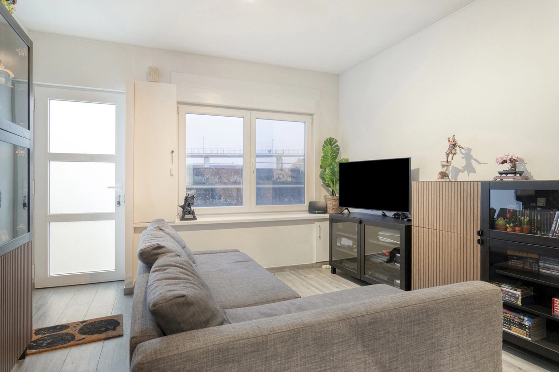 f15c595e8d8946bf9fc72e49b5ee04b4 photo