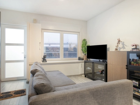 f15c595e8d8946bf9fc72e49b5ee04b4 thumbnail