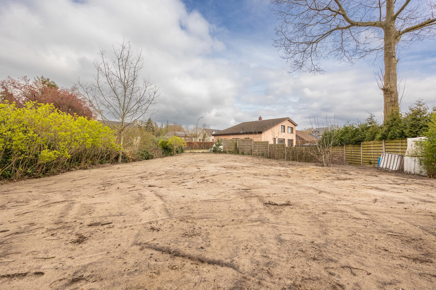 6dae4f04ce194ff983058d24b9b03225 photo