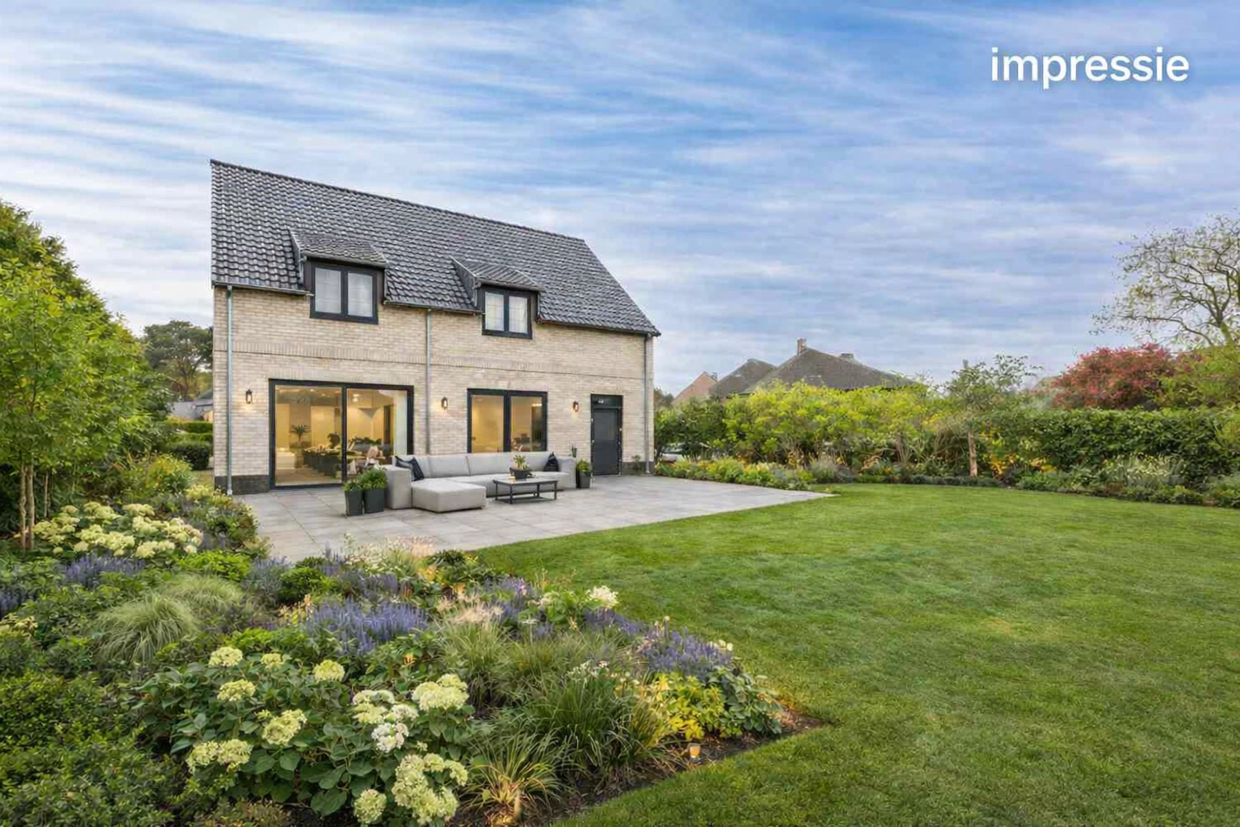 fad071b995b3441a9b603533b380d250 photo