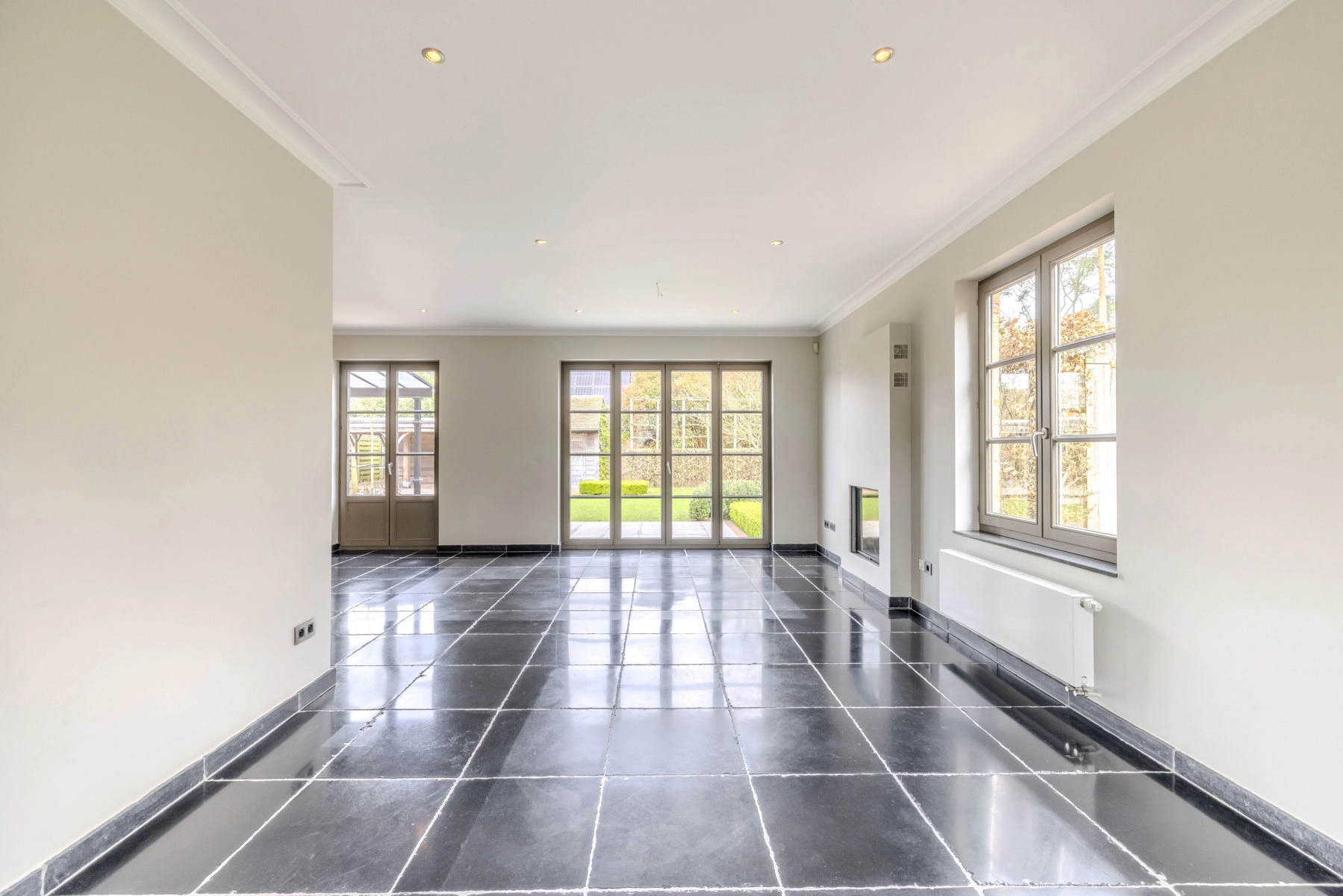 b296ba529d5f4d258e98d9669c1b8254 photo