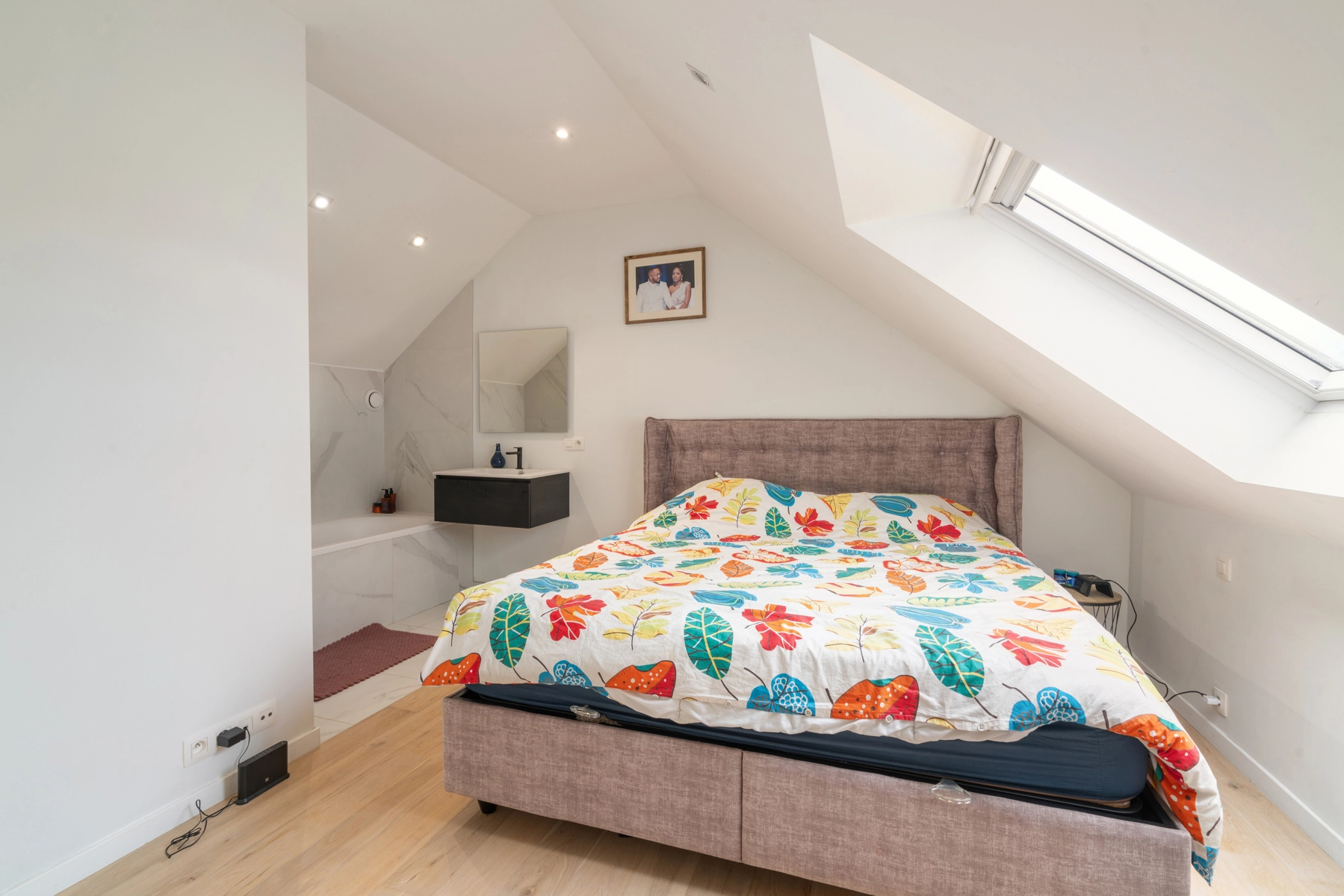 6cecb6634159485db8e98d23d75c41de photo