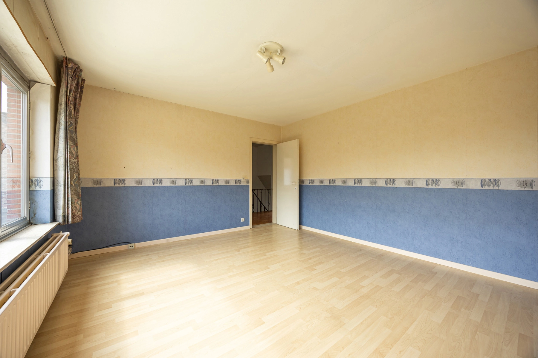 0960fef22ab04c0681436556efe3d1f9 photo