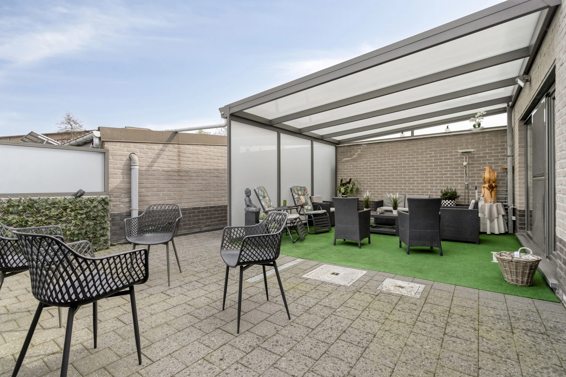 cc0e71f7a0f243b6bf829f8fd774e16c photo