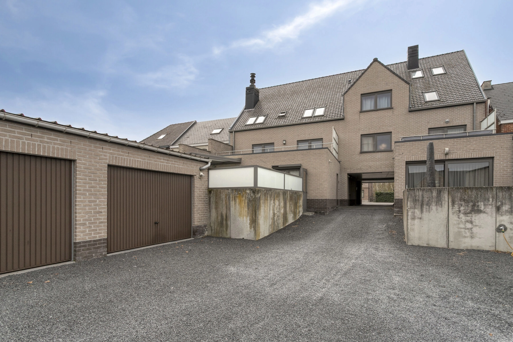 d4e0b5735e694f37a47a38a68697133a photo