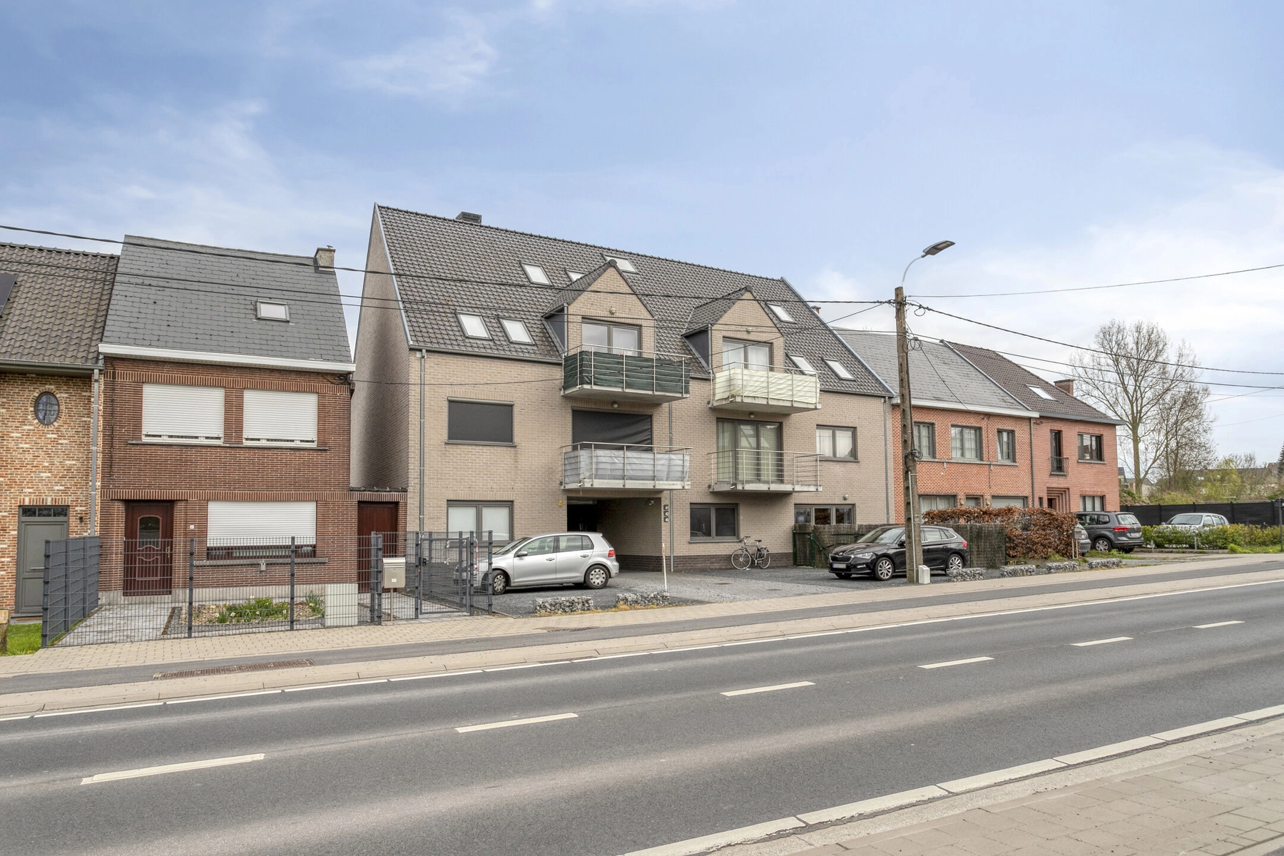 fbba20a8413a4a339e04fc71ed93209f photo