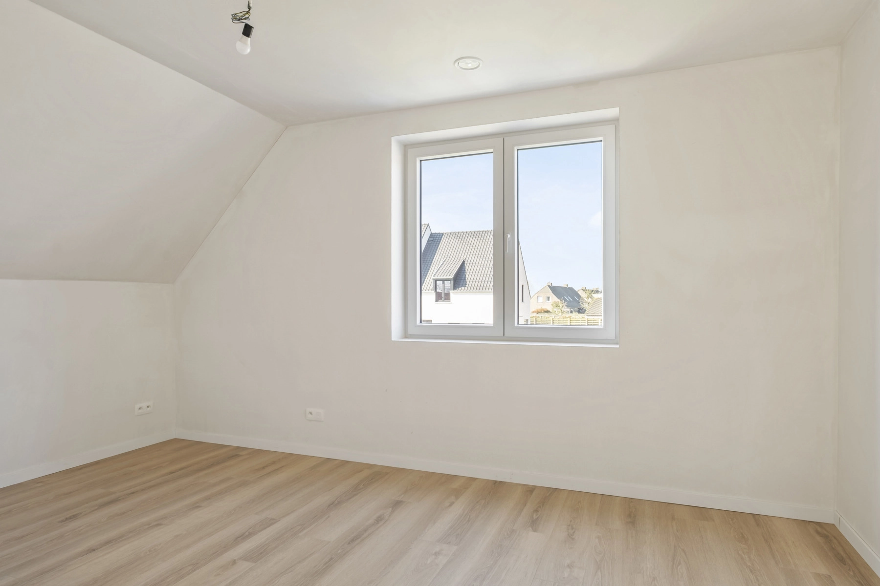 23ef83579b9e4af398d209e4964cf8a7 photo