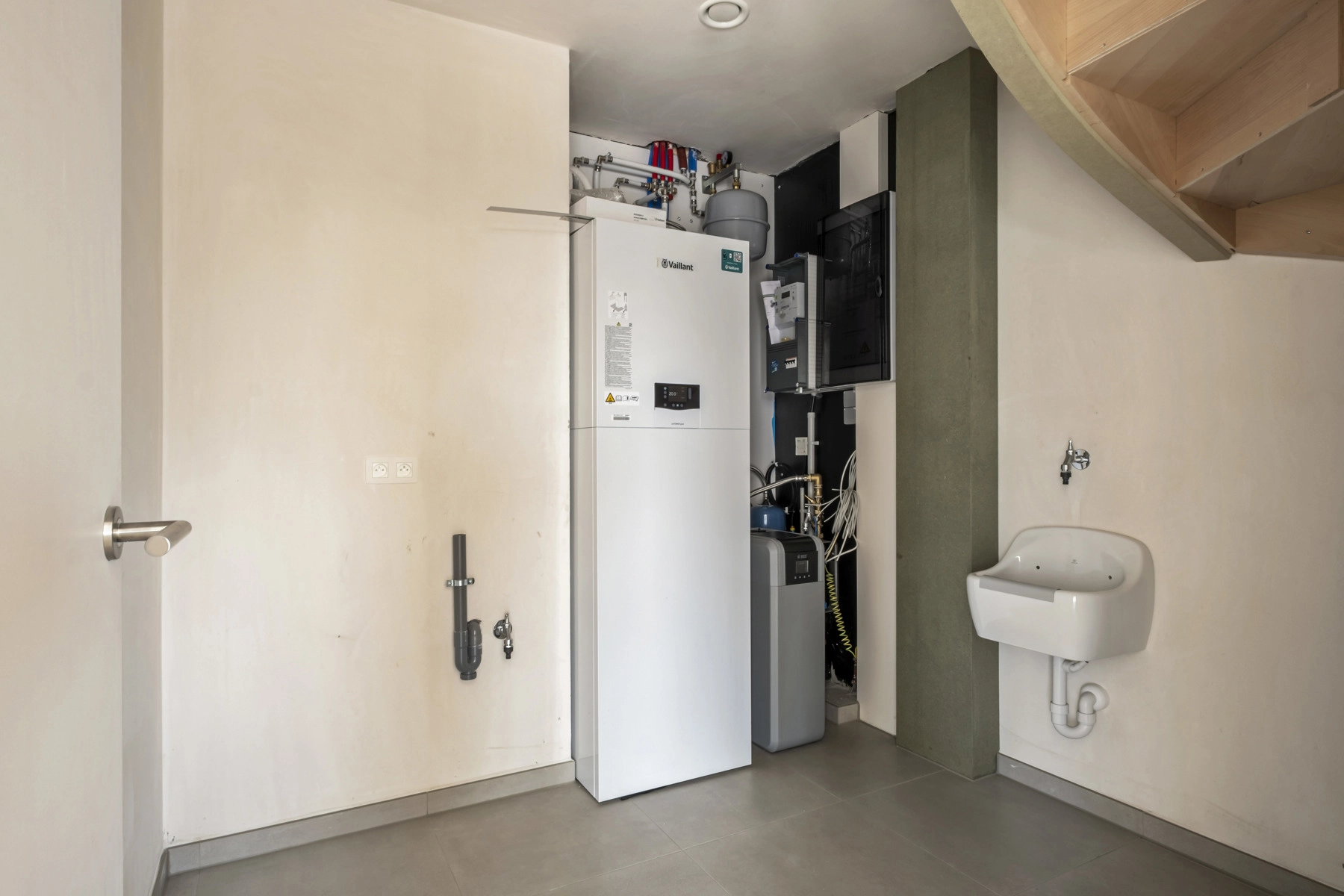 b6d9aa671d63407a993dc8a4ebfcdac2 photo