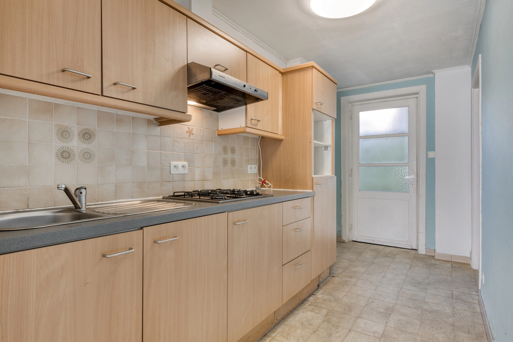 027d7f05d4844e18ab3d0f7725378fc4 photo